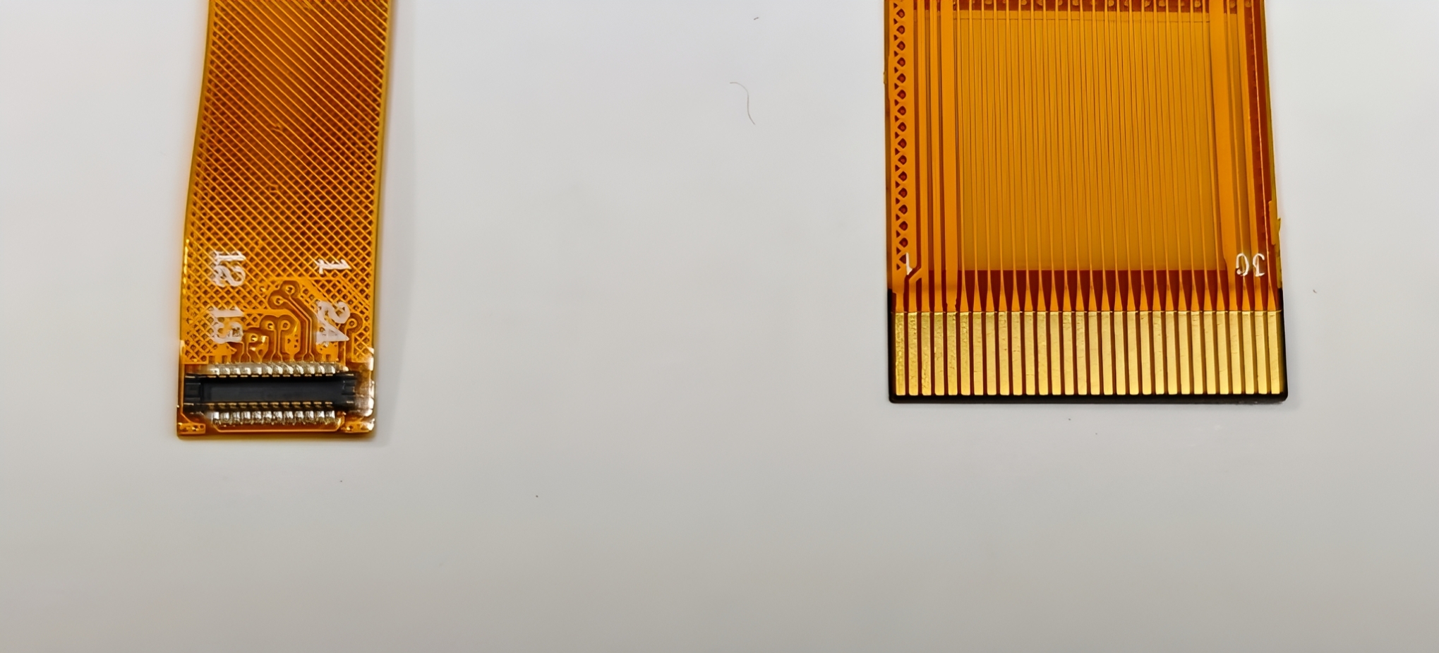 ควรใช้ขั้วต่อ B TO B หรือปลั๊กนิ้วทองสำหรับสายจอแสดงผลแบบยืดหยุ่นหรือไม่?