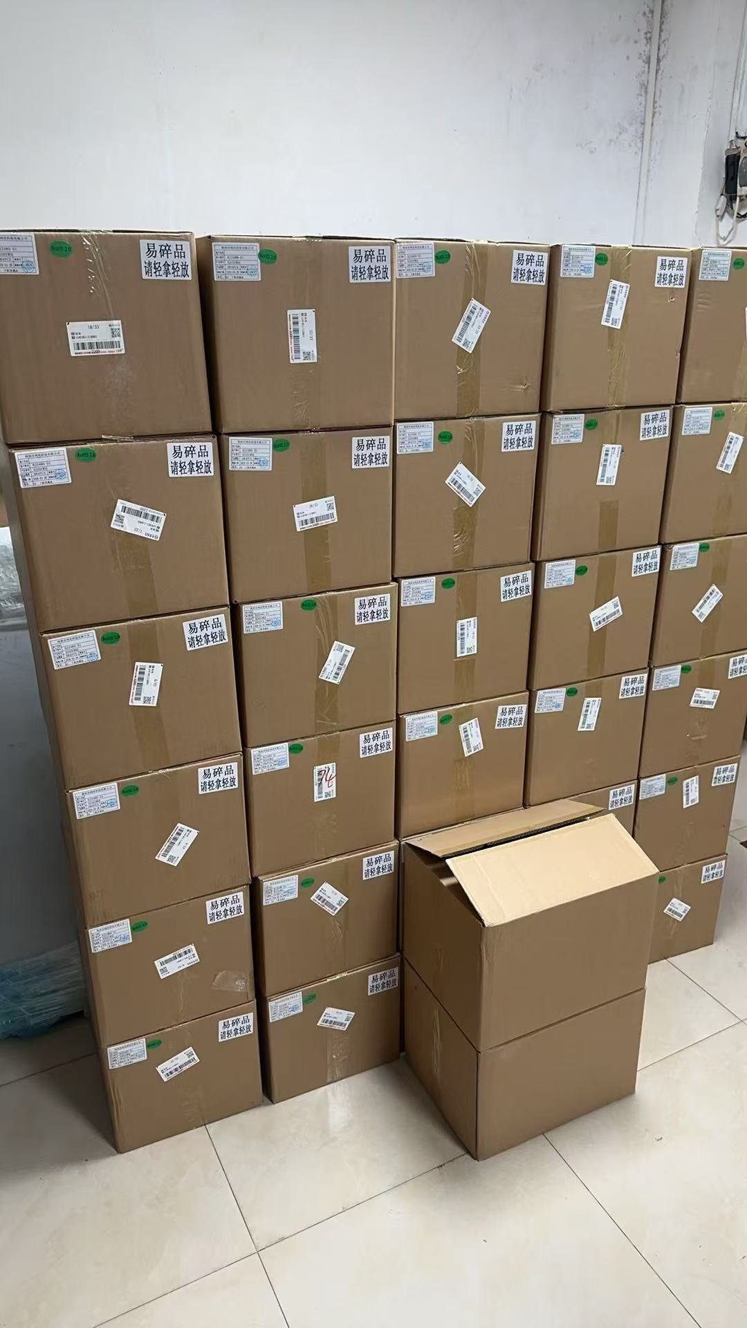 หน้าจอ LCD ขนาด 3.5 นิ้วจำนวน 20,000 จอจัดส่งให้กับลูกค้าชาวสิงคโปร์ตรงเวลา